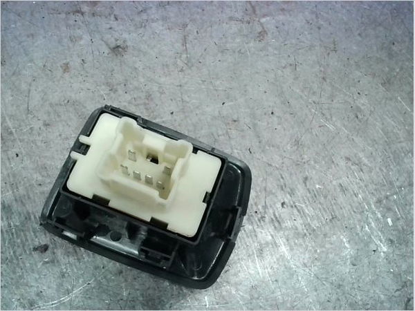 Commande lève-glace porte avant droite Renault KANGOO Express (FW0-1_) 1.5 dci 110 (fw06, fw12) (2013)
