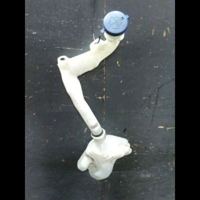 Reservoir lave-glace avant Peugeot 208 I (CA_, CC_) 1.2 vti 82 (2012)