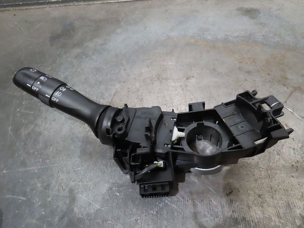 Commande clignotant Toyota RAV 4 III (_A3_) 2.2 d 4wd (ala30_) (2006-2012)
