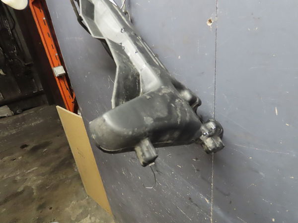 Reservoir lave-glace avant Citroën C4 GRAND PICASSO II (DA_, DE_) 1.6 bluehdi 120 (2014)
