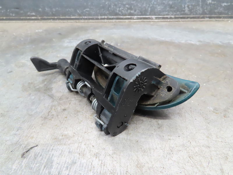 Poignee ext porte ard Peugeot 206 3-5 portes (2A-C) 1.4 i (1998-2012) 3 portes