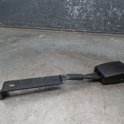 Ancrage ceinture avant droit VOLKSWAGEN CADDY