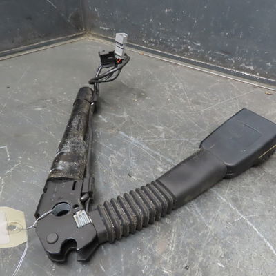 Ancrage ceinture avant gauche BMW SERIE 1 E88