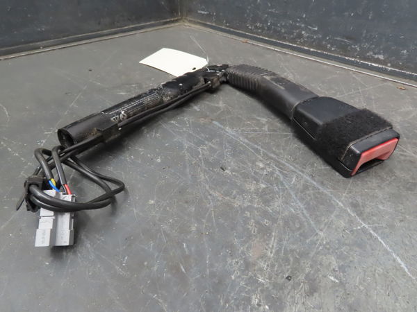 Ancrage ceinture avant gauche BMW SERIE 1 E88