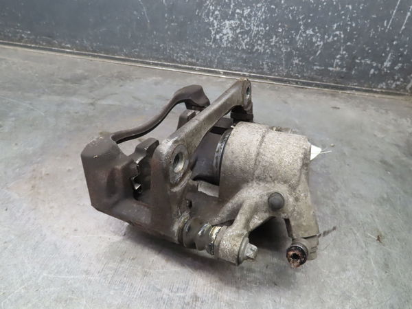 Etrier de frein avant droit PEUGEOT 308