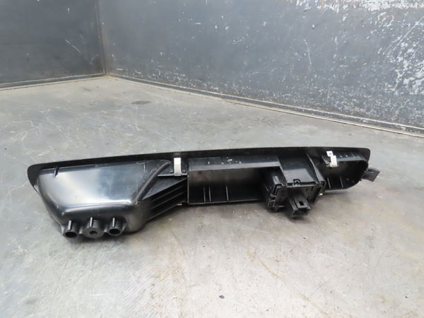 Commande lève-glace porte avant droite RENAULT SCENIC III