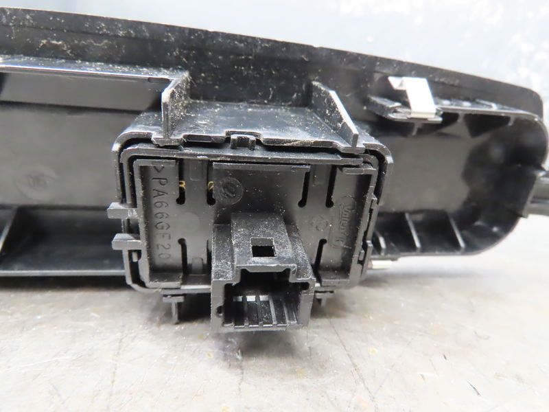 Commande lève-glace porte avant droite RENAULT SCENIC III