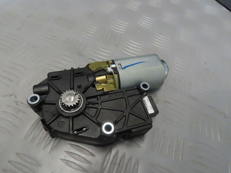 Moteur toit ouvrant BMW SERIE 1