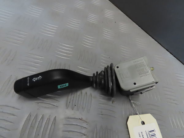 Commande clignotant SUBARU JUSTY