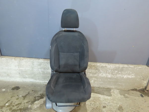 Siège avant droit NISSAN NP300