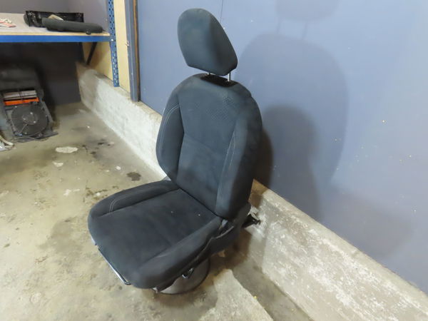 Siège avant droit NISSAN NP300