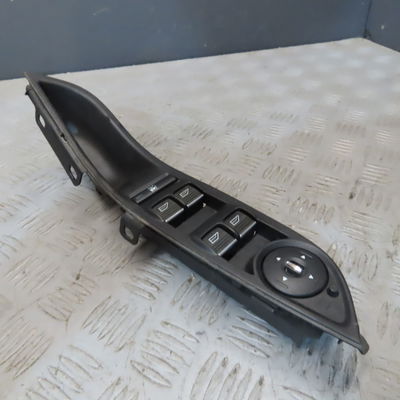 Commande lève-glace porte avant gauche FORD FOCUS