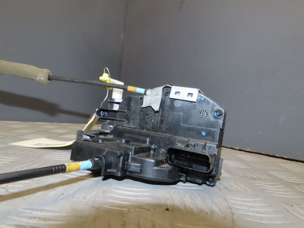Serrure porte avg NISSAN NP300