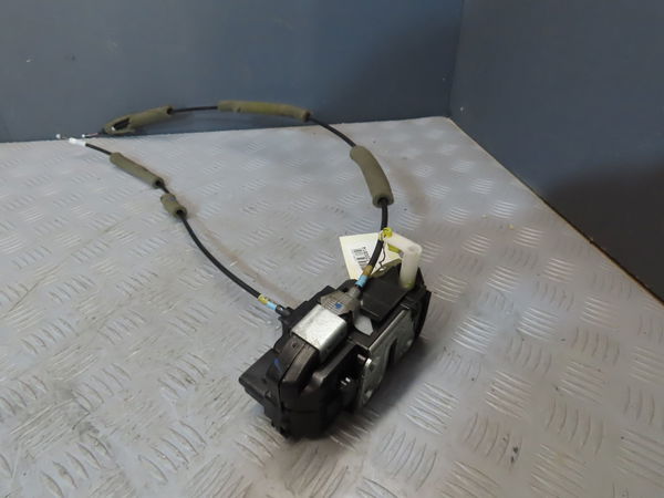 Serrure porte avg NISSAN NP300