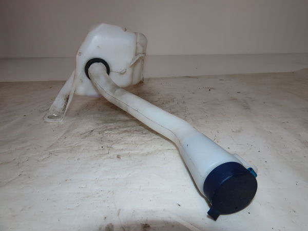 Reservoir lave-glace avant Alfa romeo GIULIETTA (940_) 1.6 jtdm (940fyb11, 940fyb1a, 940fyf11, 940fyf1a) (2015-2020)