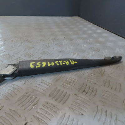Bras essuie-glace arrière PEUGEOT 106
