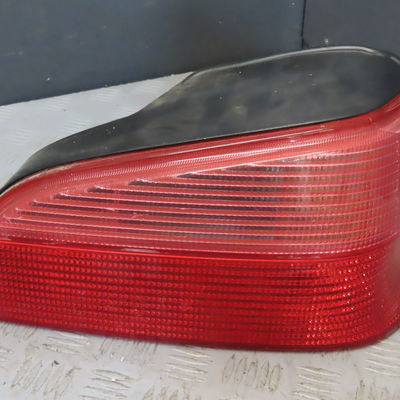 Feu arrière droit PEUGEOT 106
