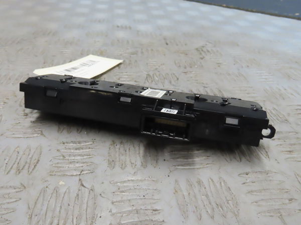 Bouton de warning RENAULT ARKANA