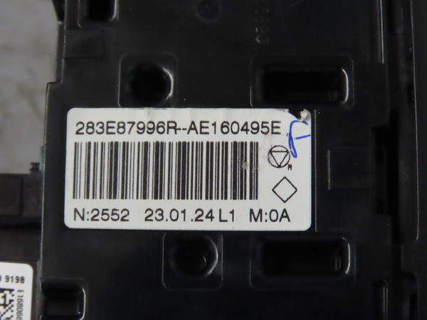 Bouton de warning RENAULT ARKANA