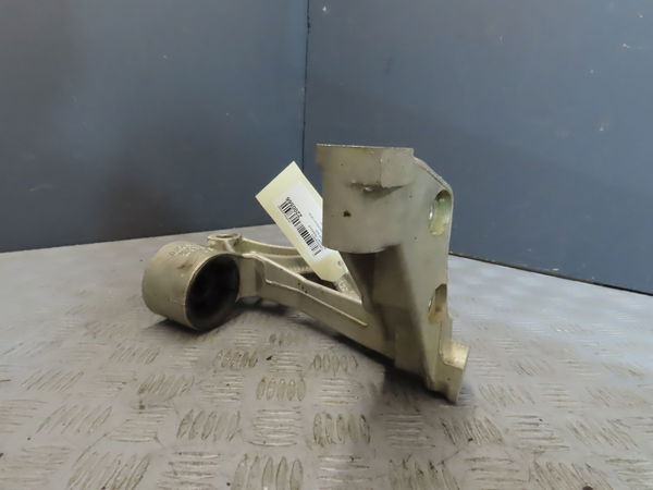 Support triangle inferieur avd VOLKSWAGEN POLO