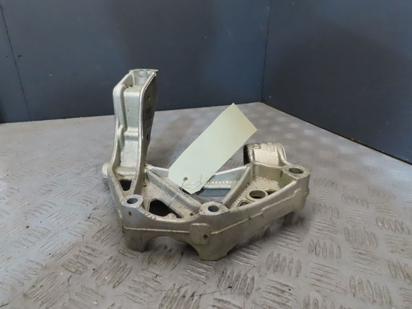 Support triangle inferieur avd VOLKSWAGEN POLO