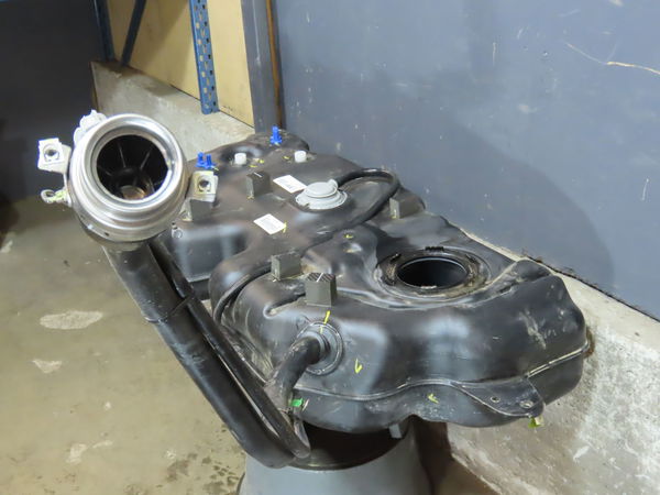 Reservoir carburant RENAULT ARKANA