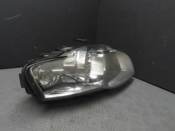 Phare droit AUDI A4