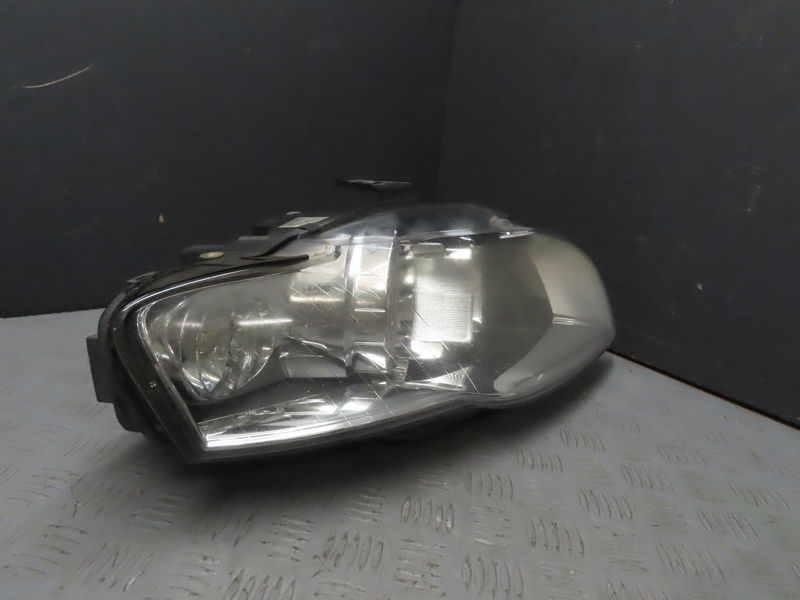 Phare droit AUDI A4