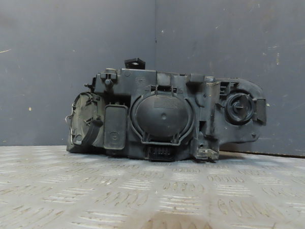 Phare droit AUDI A4