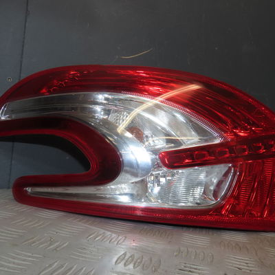 Feu arrière gauche Peugeot 208 I (CA_, CC_) 1.2 vti 82 (2012)