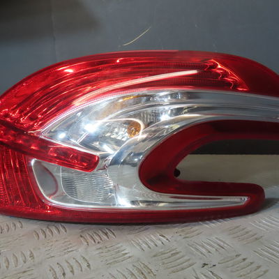 Feu arrière droit PEUGEOT 208