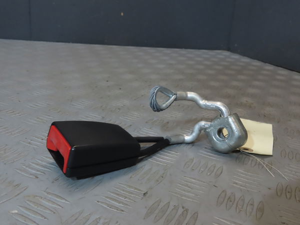Ancrage ceinture arrière droit VOLKSWAGEN POLO