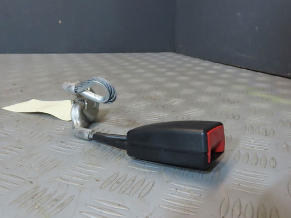 Ancrage ceinture arrière droit VOLKSWAGEN POLO