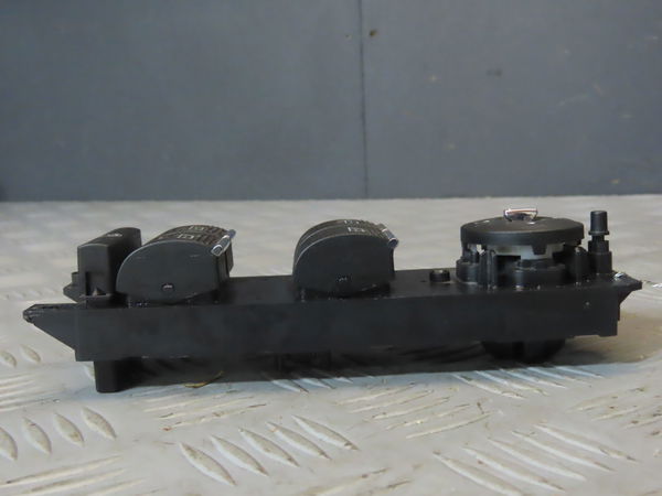 Commande lève-glace porte avant gauche FORD C-MAX