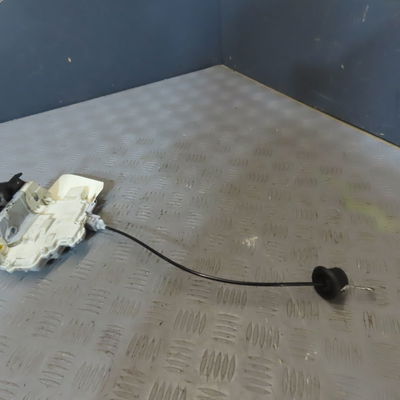 Serrure porte avg AUDI A4