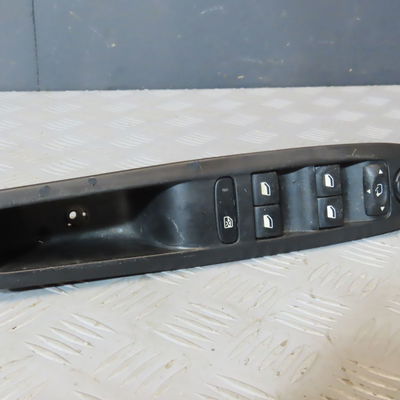 Commande lève-glace porte avant gauche CITROEN C4