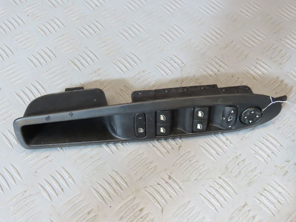 Commande lève-glace porte avant gauche CITROEN C4