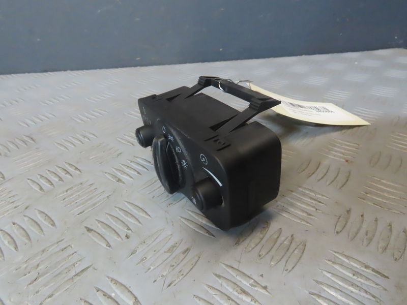 Commande eclairage FORD C-MAX