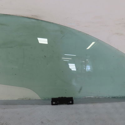 Glace porte av d Volkswagen FOX 3-5 portes (5Z1, 5Z3, 5Z4) 1.4 tdi (2005-2009)