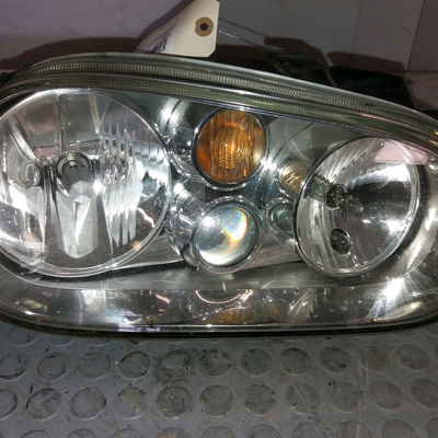 Phare droit Volkswagen GOLF IV (1J1) 1.9 tdi (1997-2004)