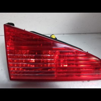 Feu arrière interieur gauche Peugeot 607 (9D, 9U) 2.2 hdi (2000-2006)