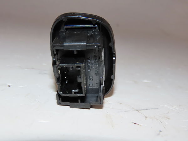 Commande lève-glace porte avant droite Fiat PANDA (312_, 319_) 1.2 (312pxa1a) (2012)