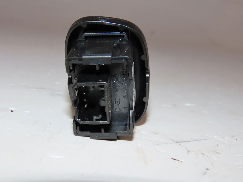 Commande lève-glace porte avant droite Fiat PANDA (312_, 319_) 1.2 (312pxa1a) (2012)