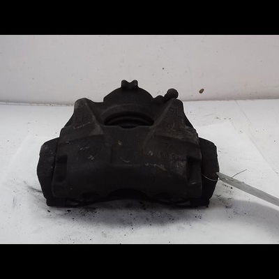 Etrier de frein avant gauche Renault MEGANE CC (EZ0-1_) 1.5 dci (ez09, ez1g, ez0d, ez14) (2010)