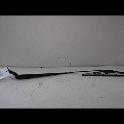 Bras essuie-glace avant droit Nissan PIXO (UA0) 1.0 (2009) 5 portes
