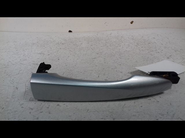 Poignee ext porte ard Renault KADJAR (HA_, HL_) 1.3 tce 140 (2018)
