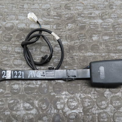 Ancrage ceinture avant gauche Nissan QASHQAI II SUV (J11, J11_) 1.6 dci all mode 4x4-i (2013)