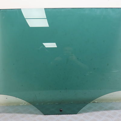 Glace porte ar g Volkswagen PASSAT B6 Variant (3C5) 1.8 tsi (2007-2011)