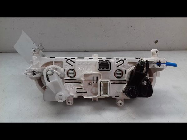 Commande de chauffage Renault CAPTUR I (J5_, H5_) 1.5 dci 90 (2013) 5 portes