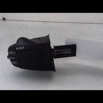 Commande autoradio Ford TRANSIT CONNECT (P65_, P70_, P80_) 1.8 di (2002-2013)